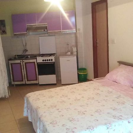 Apartmani Vesna Пунат Екстериор снимка